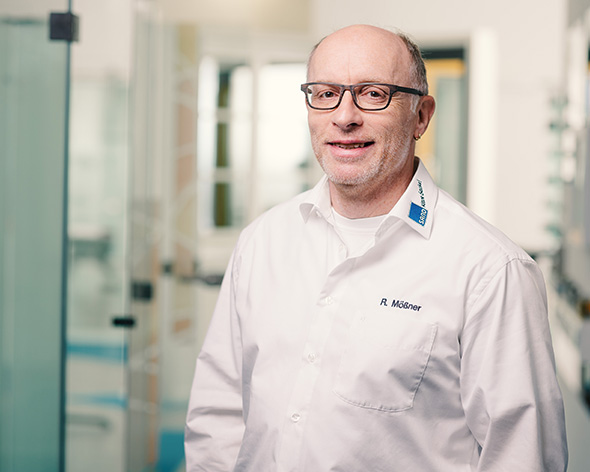 Rainer Mößner – Glasermeister / technischer Geschäftsführer Rainer Mößner – Glasermeister / technischer Geschäftsführer