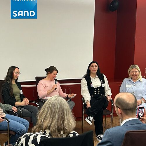 Caroline Jerabek im Interview der Expertinnen Runde Frauen im Handwerk bei der Veranstaltung Frauen.Machen.Handwerk 🔥
...