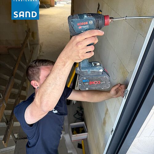Unser Team mitten im Einsatz. 🔨
Während im Rohbau noch alles entsteht, wird hier schon präzise gearbeitet, damit am...