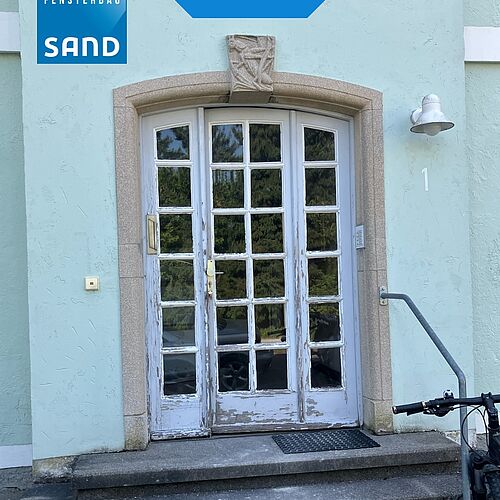 Hier wieder ein wunderbares vorher und nachher Ergebnis! Die neue Tür kann sich sehen lassen und wurde perfekt von...